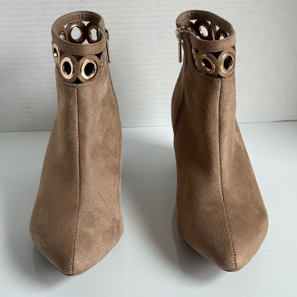 Comfort Elegant Tan Ankle Boots Size 7M